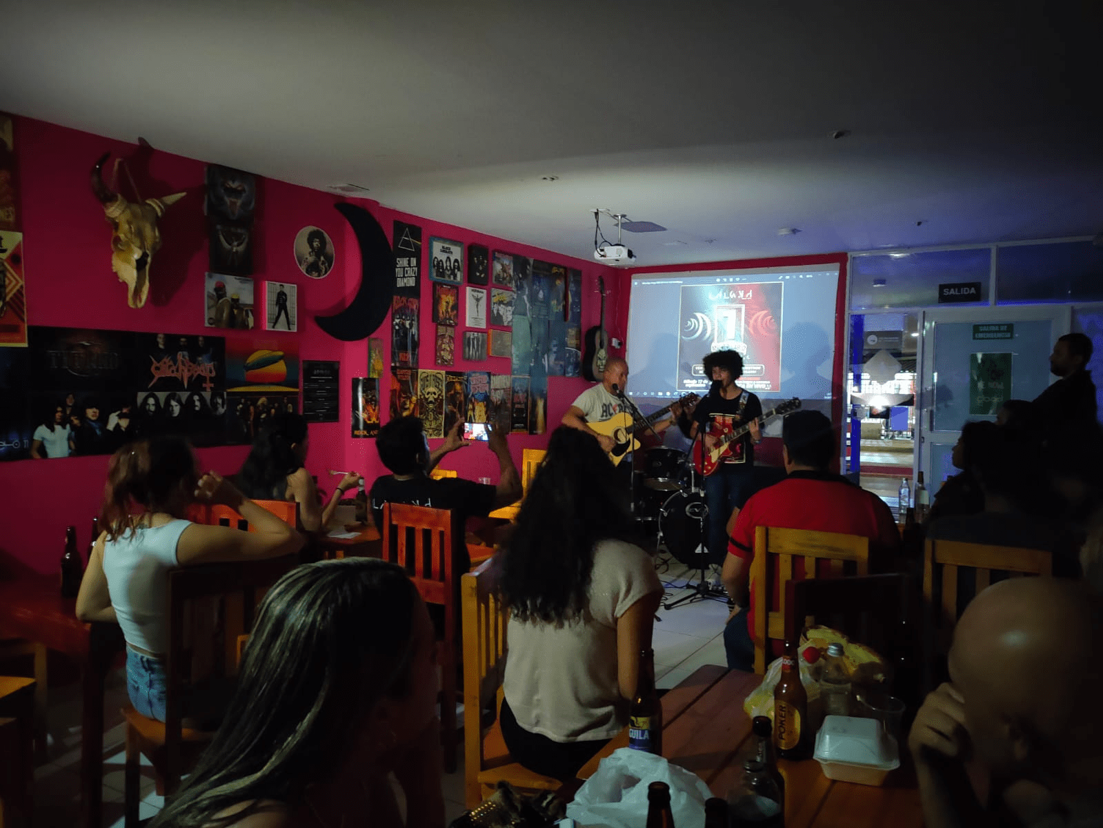 Andrómeda Cine Club – La luna rock bar